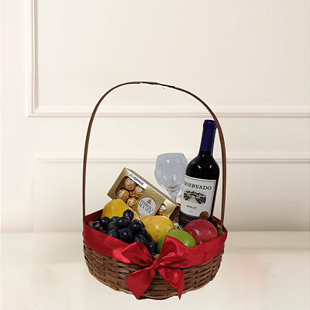 Cesta de Vinho e Frutas