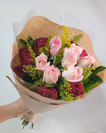 Buquê Amor Meu Duas Cores - 15 Rosas