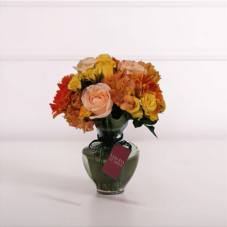 Chamego de Rosas e Flores Alaranjadas