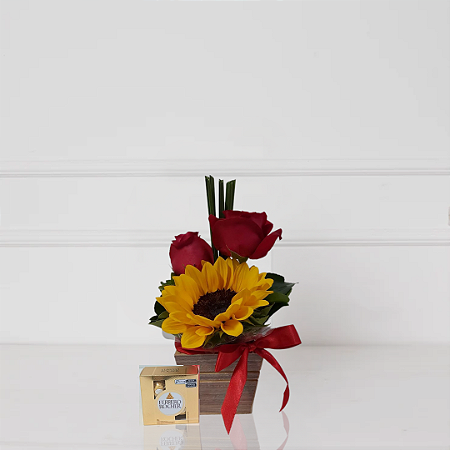 Caixa Red Heart - Rosas e Girassóis e Ferrero Rocher