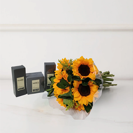 Kit Natura e Flores -  Buquê de Girassol e Sabonete, Creme e Pós Barba