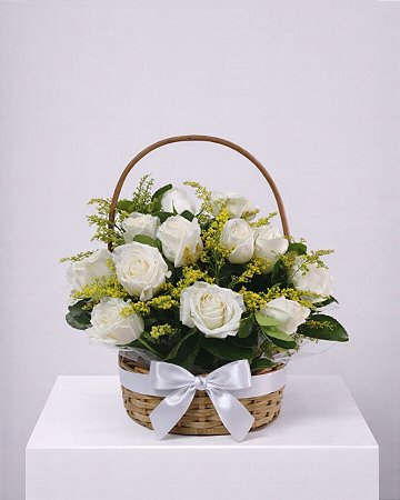 Cesta Rosas Brancas Clássica