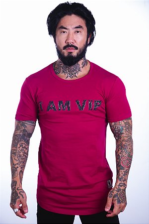 CAMISETA I AM VIP BORDÔ COM ASSINATURA RELEVO