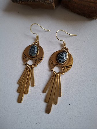 Brincos vintage com detalhes em azul