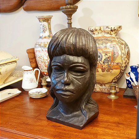 Belisssima escultura em Ébano (madeira maciça)