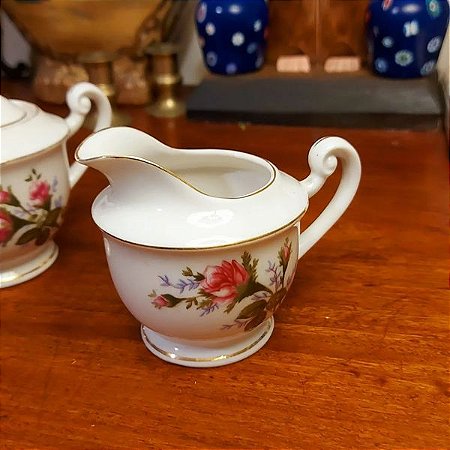 Cremeira em porcelana S Mogi .