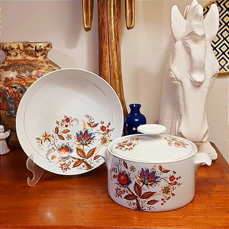 Sopeira e tigela saladeira em porcelana Steatita.