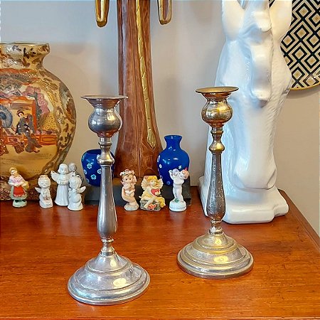 Antigos e elegântes castiçais Wolff