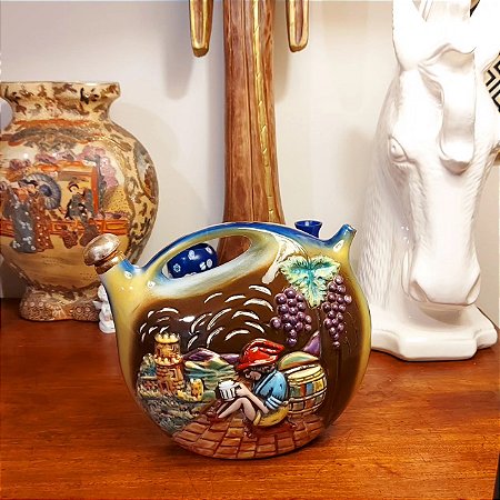 Antigo decanter em porcelana