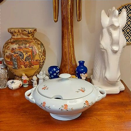 Magnífica sopeira em porcelana Real