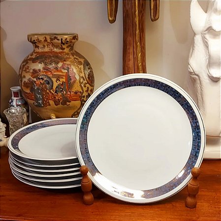 Pratos rasos em porcelana Real