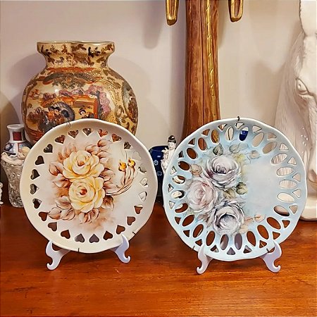 pratos frenestrado em porcelana