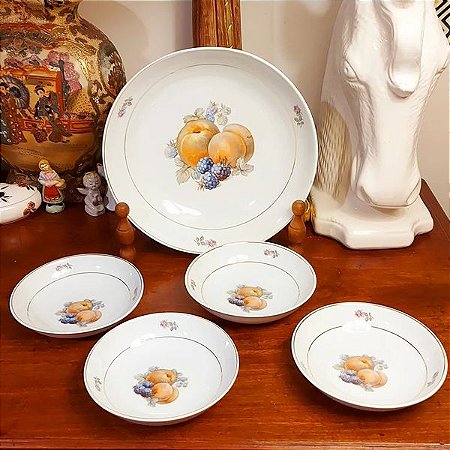 conjunto de sobremesas em porcelana Schmidt.