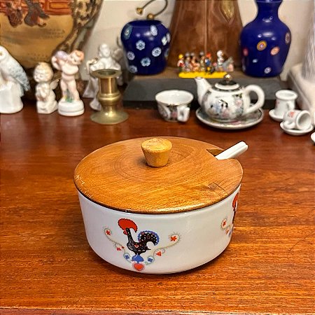 Farinheira em porcelana Polovi.