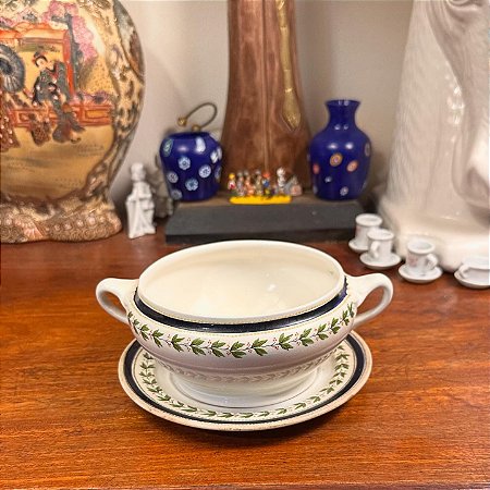 Consomê antigo em porcelana chinesa
