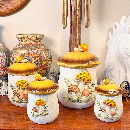 Antigo conjunto Merry Mushroom Cookie Jar