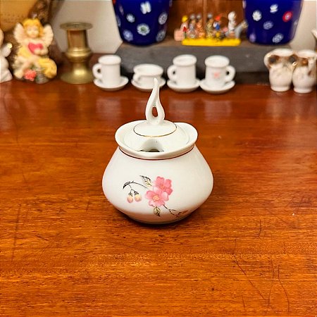 Pequena molheira/pimenteira em porcelana Real.