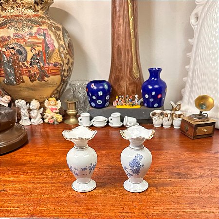Par de Mini vaso em porcelana.