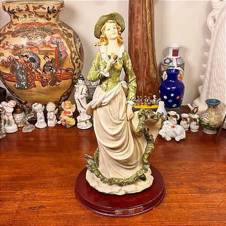 Escultura em Resina italiana Santini.