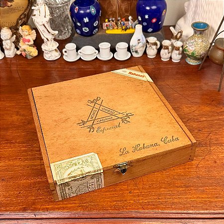 Antiga caixa em madeira de charutos cubanos Habana Monte Cristo