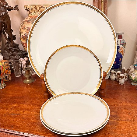 Conjunto de porcelana Schmidt para sobremesas.