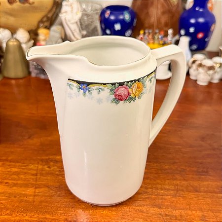 Leiteira  porcelana Atlantic.