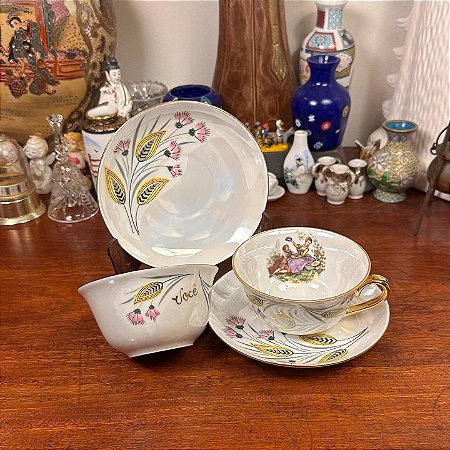 Par de xícaras para chá em porcelana Emano