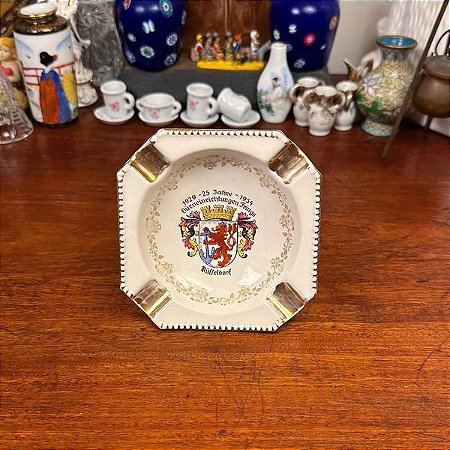 Antigo cinzeiro em porcelana Bavária