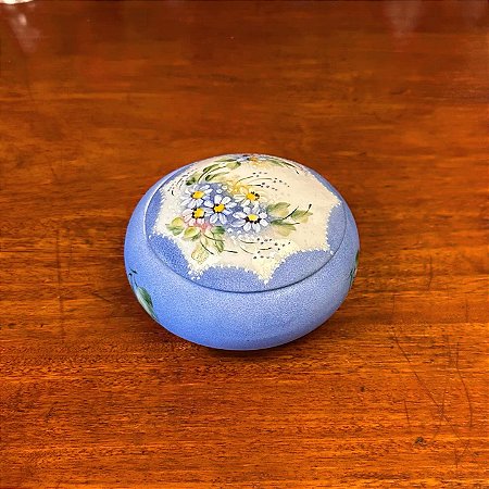 Delicado porta jóias em porcelana pintado à mão