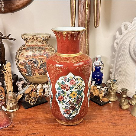 Antigo Vaso em porcelana estilo oriental