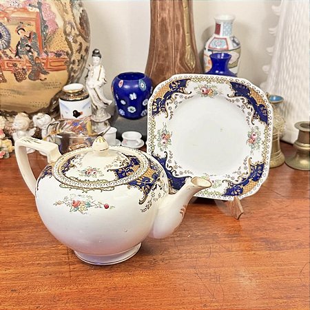 Antigo bule em porcelana inglesa Fenton England.