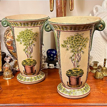 Imponente vaso em faiança de estilo craquelado. (unidade)