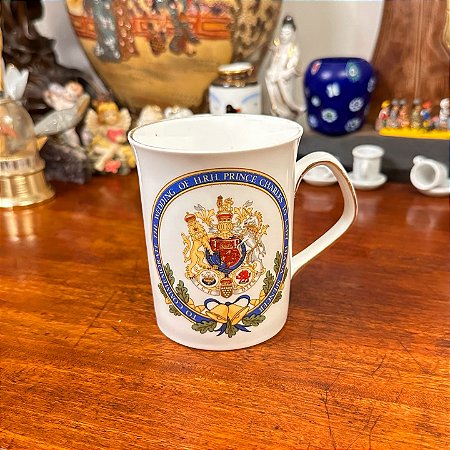Caneca inglesa comemorativa casamento Príncipe Charles e a Princesa
