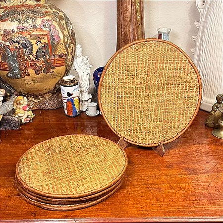 Conjunto com 5 descansos de panelas, pratos.