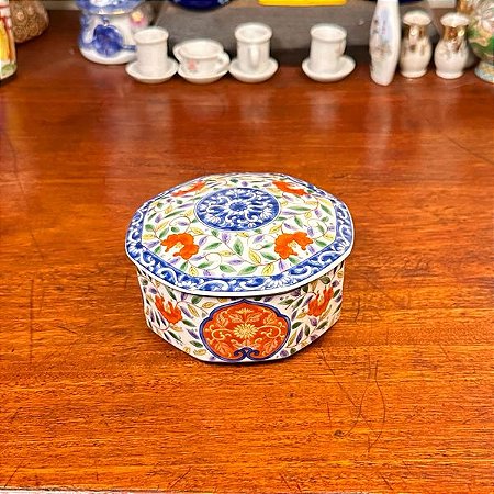 Potiche em porcelana oriental