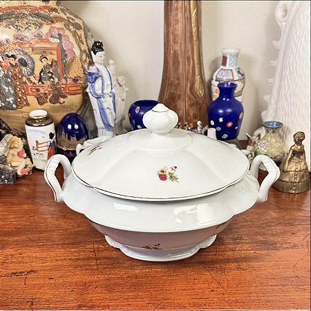 Antiga sopeira em porcelana Real.
