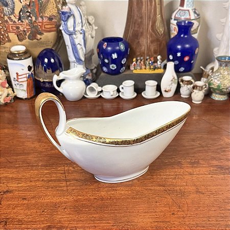 Molheira em antiga porcelana Real