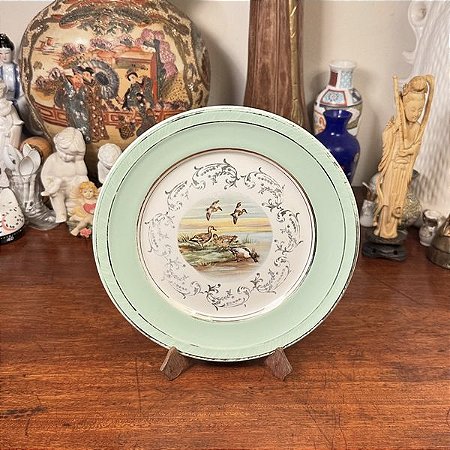 Prato decorativo em antiga porcelana Nadir.