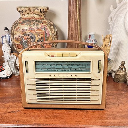 Antigo rádio Philips “Mensageiro” da década de 60.