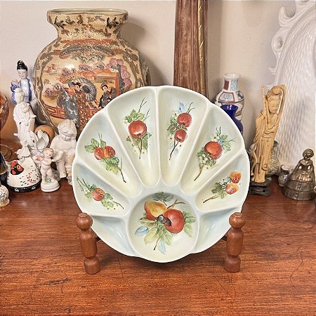 Petisqueira em porcelana pintada à mão.