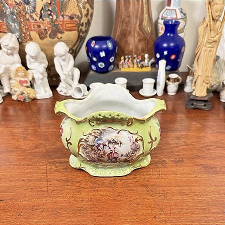 Pequena e antiga floreira em porcelana Teixeira