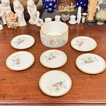 Conjunto de porta-copos em porcelana Schmidt 1975.