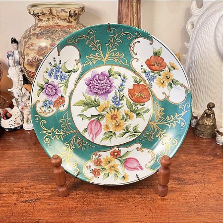 Prato decorativo em antiga porcelana.