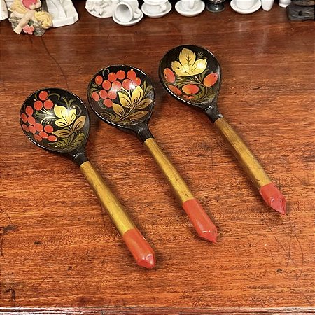 Conjunto de antigas colheres russas.