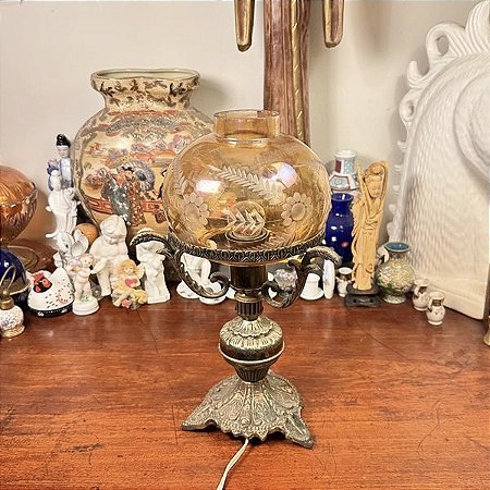 Luminária base em bronze e cúpula Âmbar