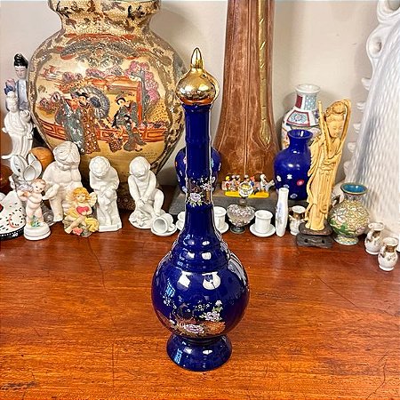 Garrafa antiga em porcelana japonesa