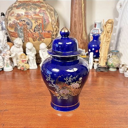 Potiche em porcelana japonesa azul cobalto