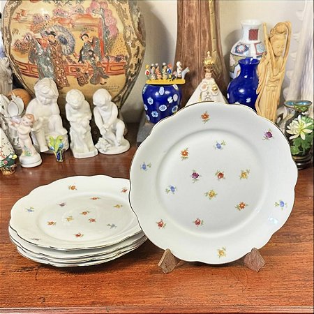 Conjunto com 5 pratos de sobremesa em Renner.