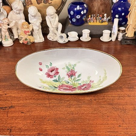Pequena "travessinha" em porcelana.