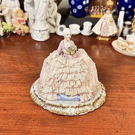Dama em porcelana italiana Fabris Luigi, 1912.